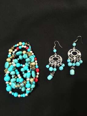 Lot of 5 Bracelets & 1 Pair of Earrings, Turquoise Gold Silver & Coral Colors
